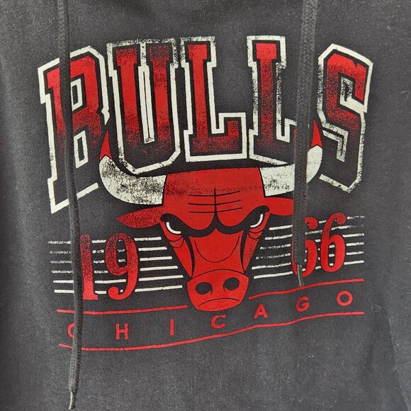 NBA Chicago Bulls Black Hooded Sweatshirt Cropped Hoodie Women's M - Picture 4 of 6